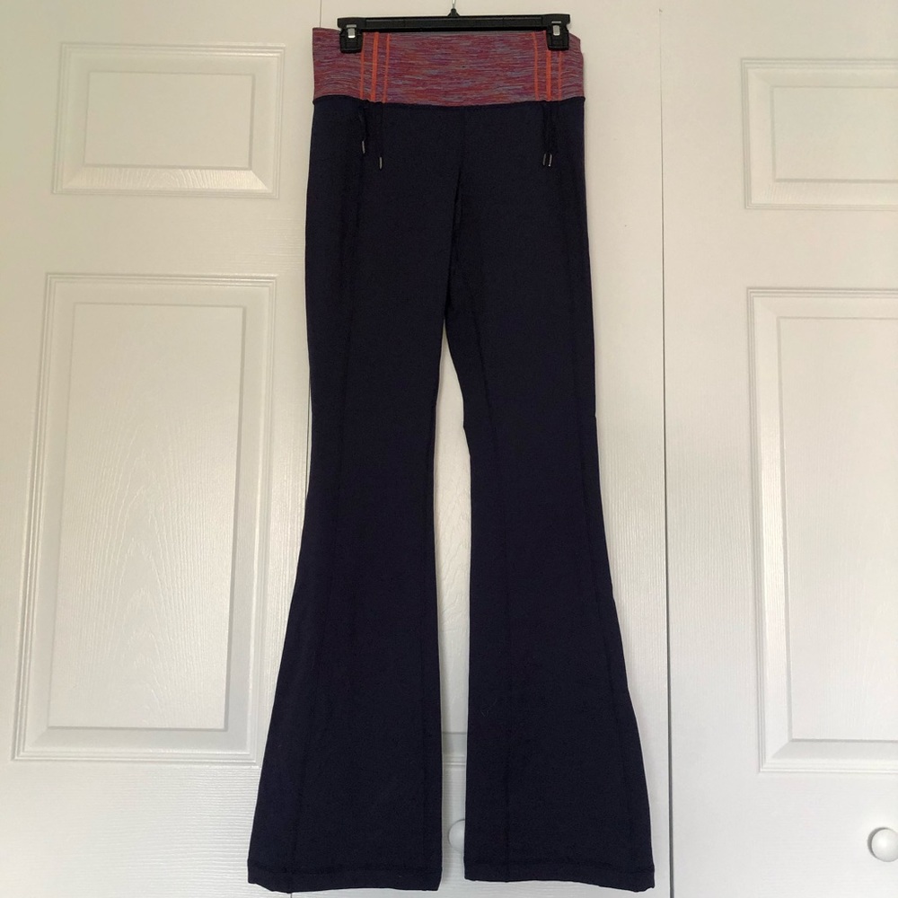 Navy lululemon yoga pants size 8 w/ pink band